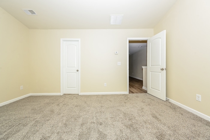 Building Photo - 1305 Forsythia Wy