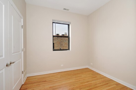 Building Photo - 2151 W Evergreen Ave