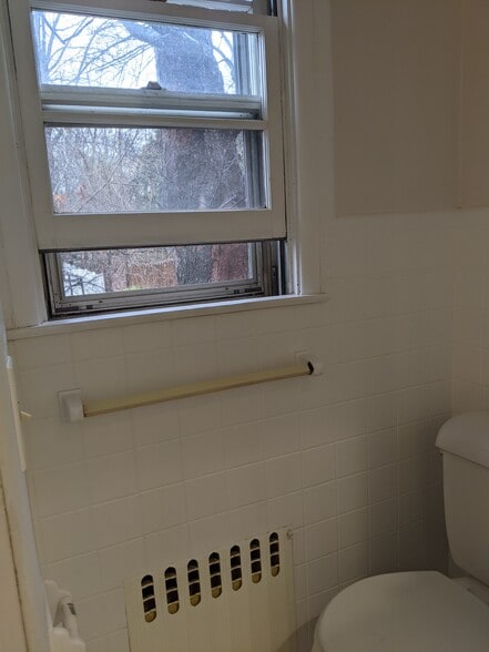 Building Photo - 639 Oakdene Ave