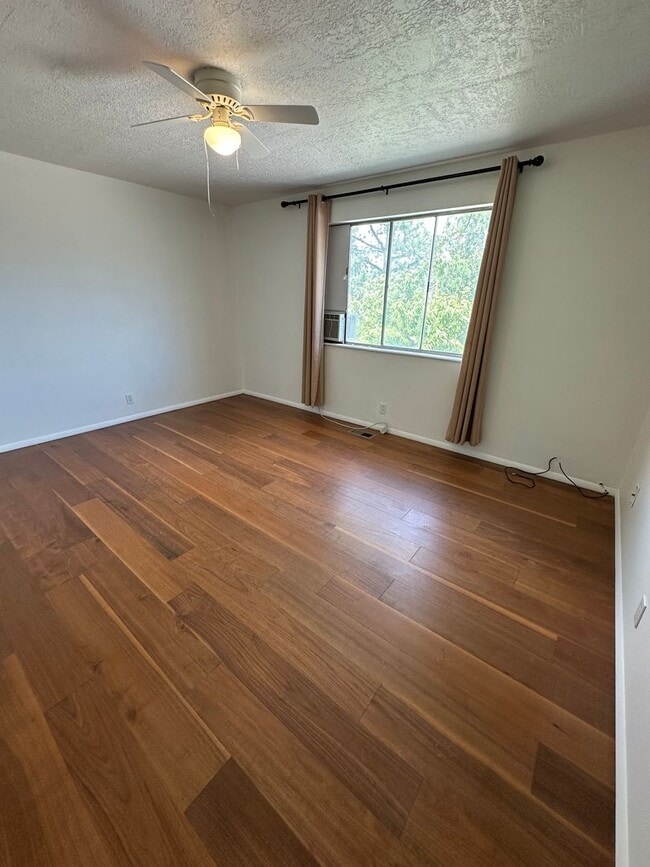 Building Photo - 265 E 5900 S