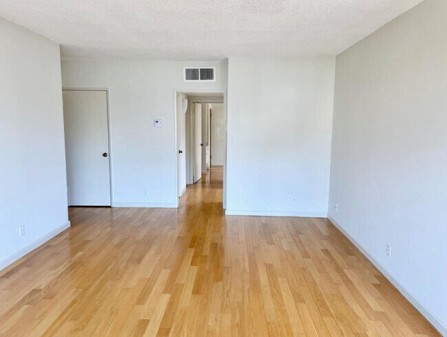 Floorplan - 8630 Burton Way