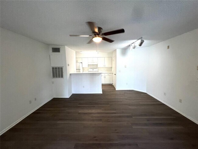 Building Photo - 2203 Yankee Pl