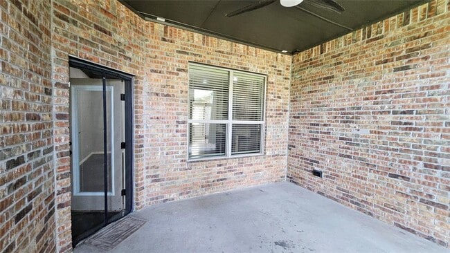 Building Photo - 2017 Pembroke Ln