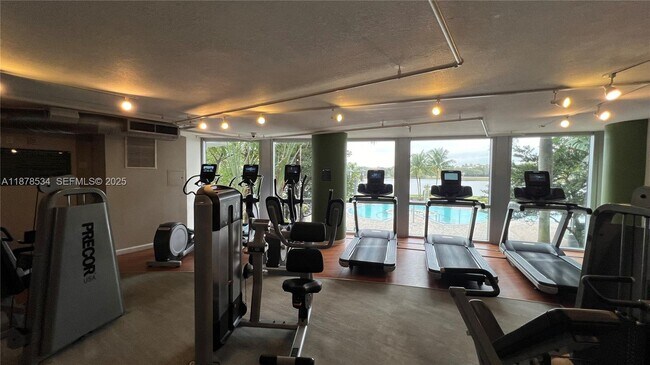 Building Photo - 2641 N Flamingo Rd