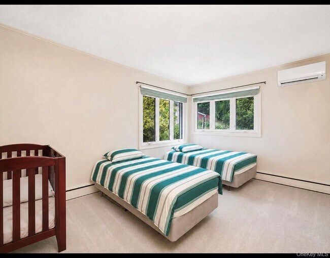 Building Photo - 14 Brisman Dr