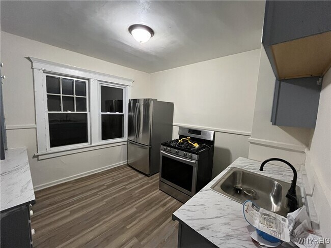 Building Photo - 168 Rodney Ave