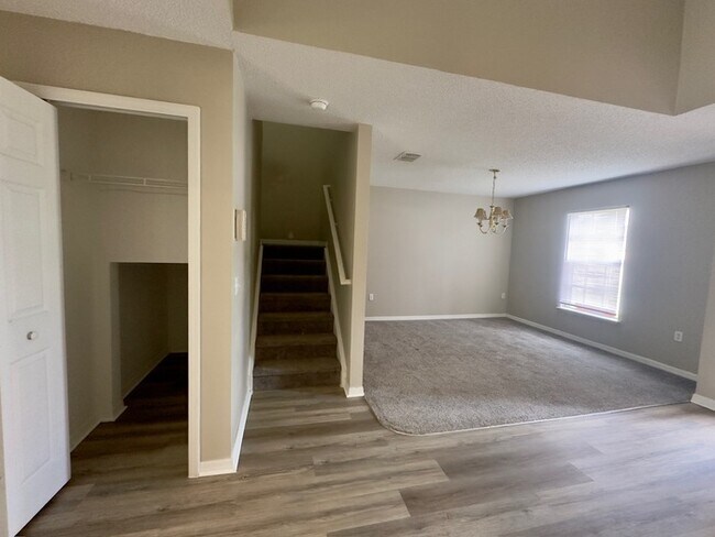 Building Photo - Two-Story Corner Lot!