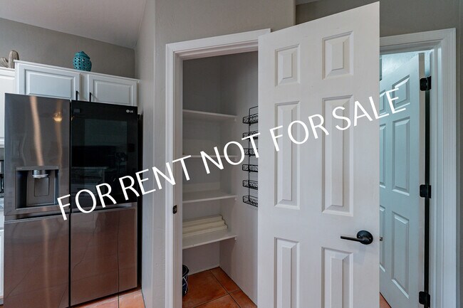 Building Photo - 12765 Walking Deer Pl