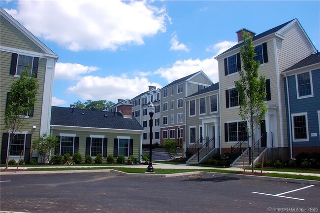 Building Photo - 4 Westwood Dr