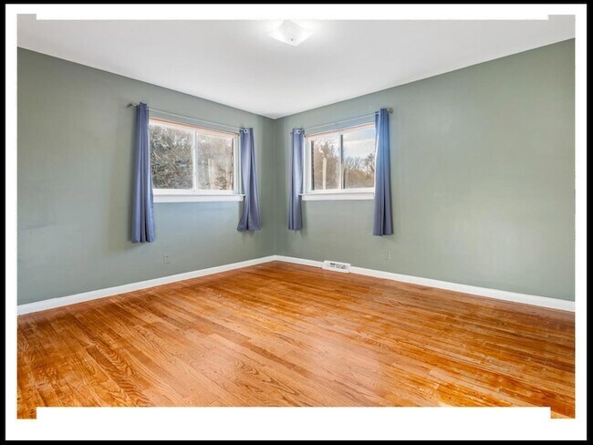 Building Photo - 112 E Lawson St