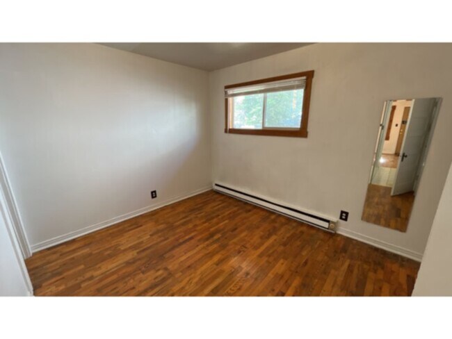 Building Photo - Centrally Located 1 Bedroom. Most Utilities Included!