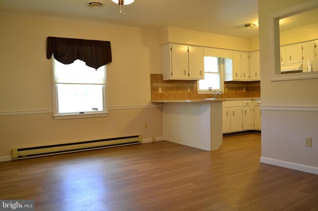 Building Photo - 925 Dyke Branch Rd