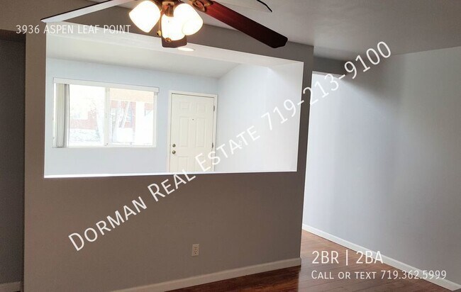 Building Photo - Townhome with Fireplace & Garage