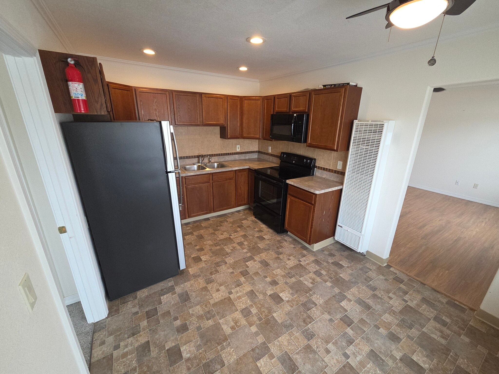 Building Photo - 627 2nd Ave