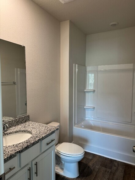 Building Photo - 13600 Shea Cir