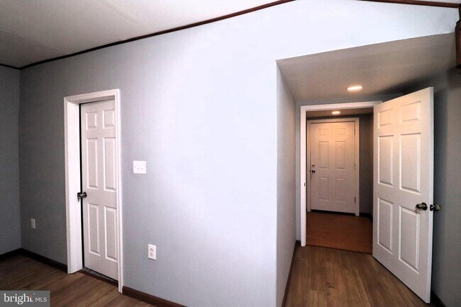 Building Photo - 112 N Lehigh Ave