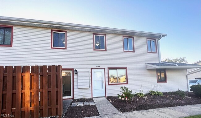 Primary Photo - 4246 Duke Ct