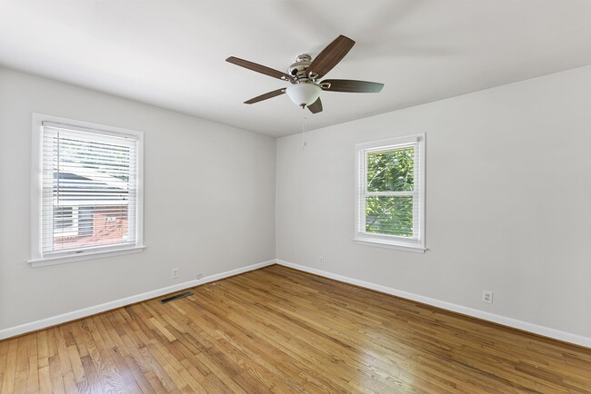 Building Photo - 2808 Bardwell Rd