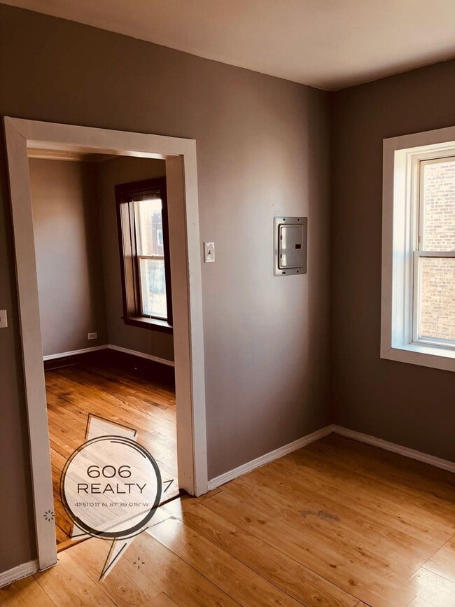 Building Photo - 5218 W Crystal St