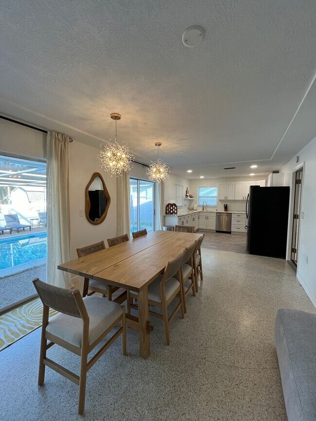 Building Photo - Stunning Seminole Home with Private Pool | 3 Bed / 2 Bath