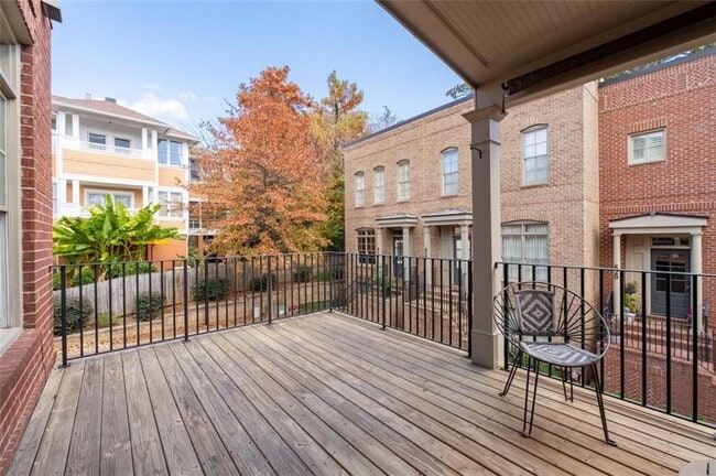 Building Photo - 821 Virginia Park Cir NE