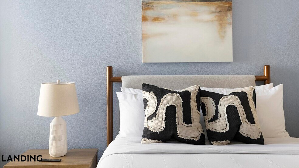 Building Photo - 1001 S Center St