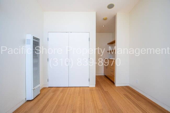 Building Photo - 543 Rose Ave