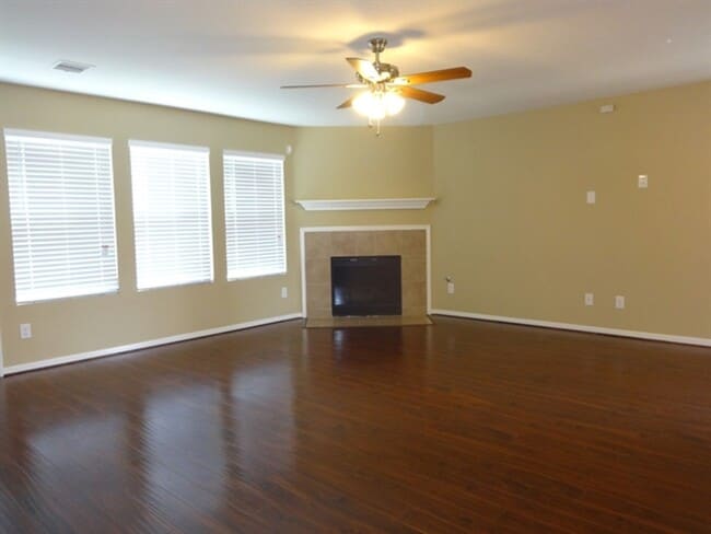 Building Photo - 16727 Foursquare Dr