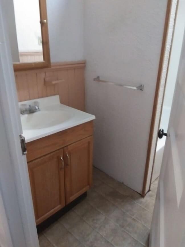 Building Photo - 205 Griscom St