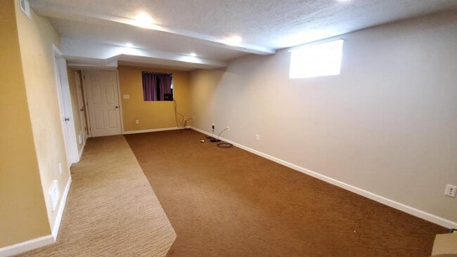 Building Photo - 266 W 4625 S