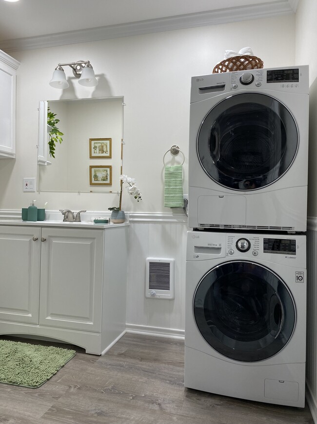 Building Photo - 52 Pomeroy Ave