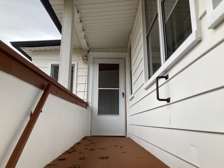 Building Photo - 3097 Lincolnview St