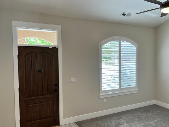 Building Photo - 564 Spring Meadow Ln