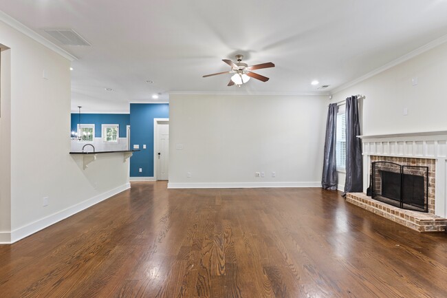 Building Photo - 1455 Reynolds Dr
