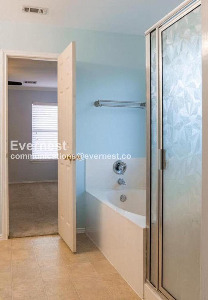 Building Photo - 15532 Miss Adrienne's Path