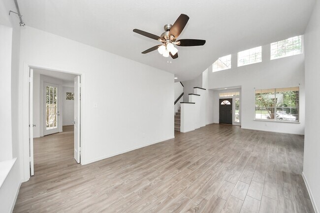 Building Photo - 103 Lakeridge Dr