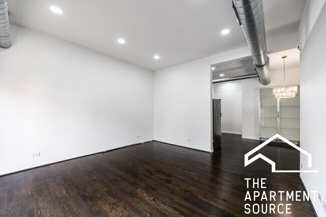 Building Photo - 913 N Honore St