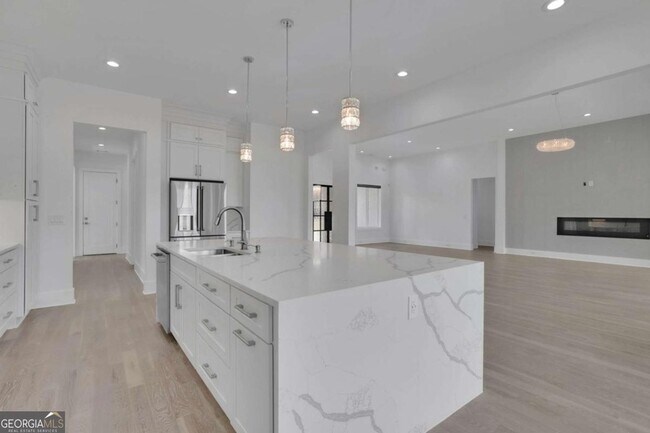 Building Photo - 2964 Old Peachtree Rd NE