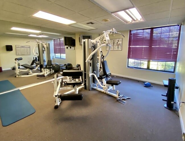 Building Photo - 2333 Feather Sound Dr