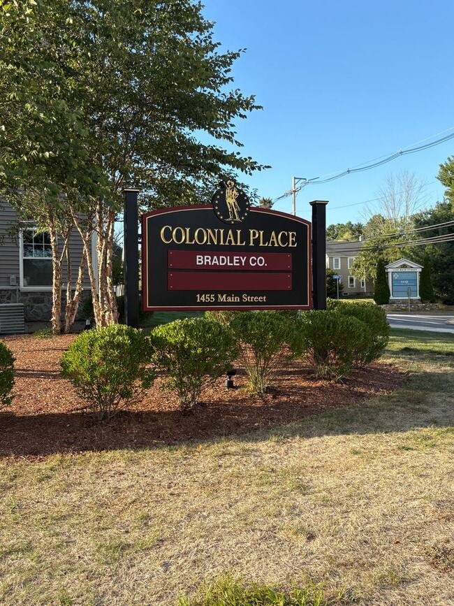 Building Photo - Bright, Spacious 2 bedroom condo in prime ...