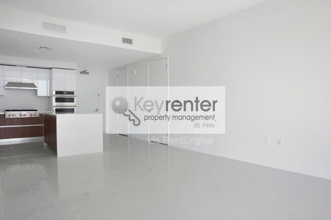 Building Photo - 400 Central Ave