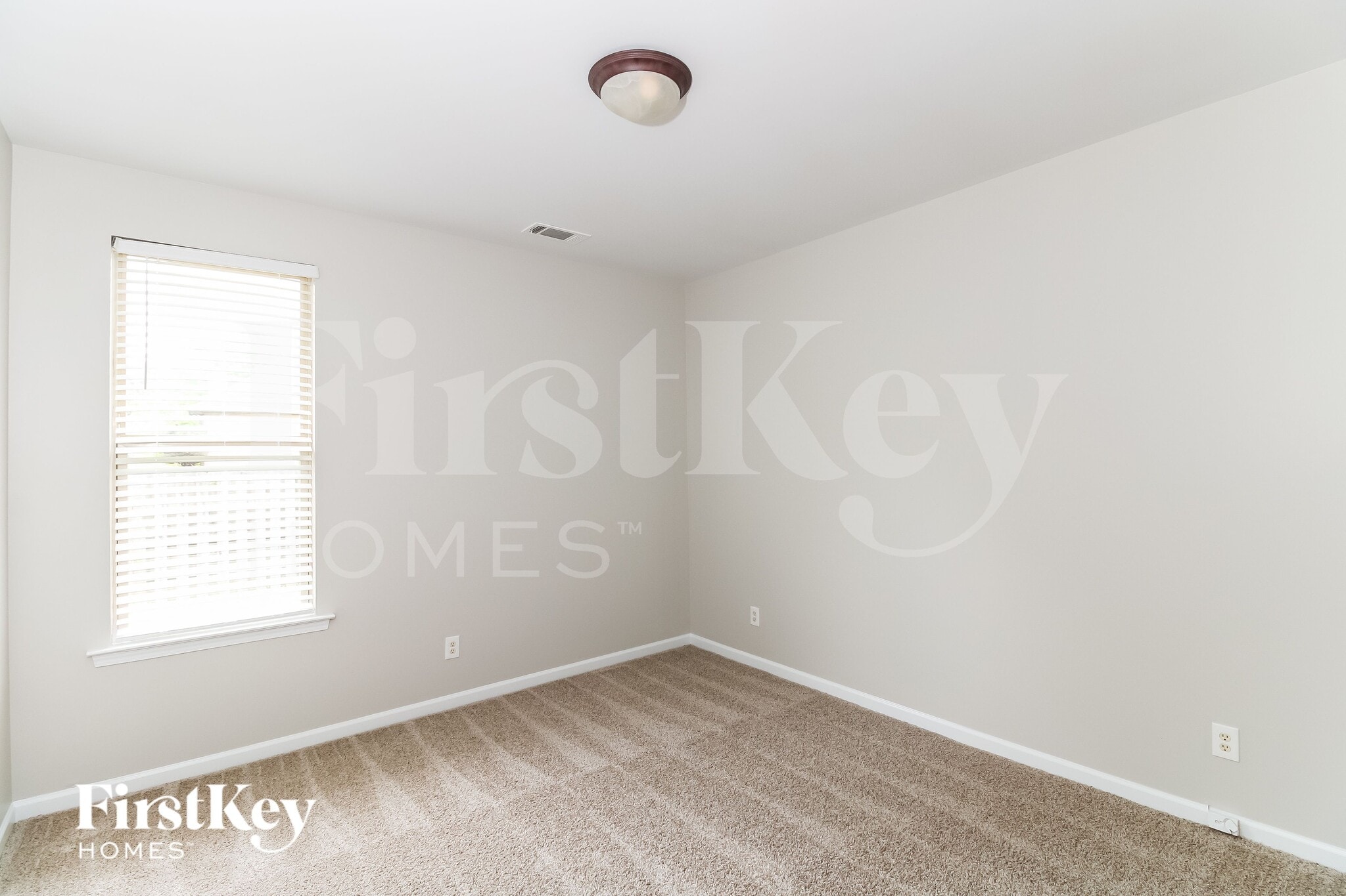 Building Photo - 1260 Sierra Ct