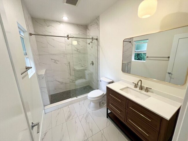 Building Photo - 669 Townsite Dr