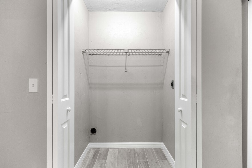 Building Photo - 4151 SE 22nd Ave