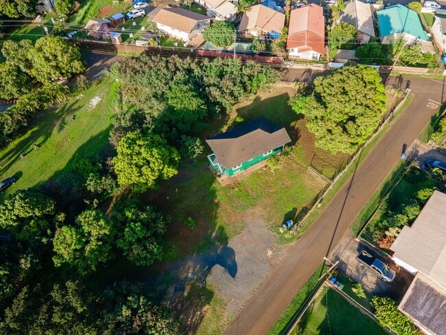 Building Photo - Newly Renovated Waialua Home on 1 Acre w/ Mountain Views – Pets Welcome