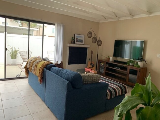 Building Photo - 1331 Evergreen Dr