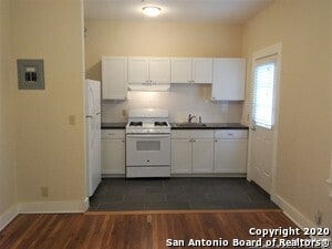 Building Photo - 133 W Magnolia Ave