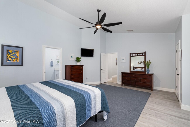 Building Photo - 3897 Peacock Dr