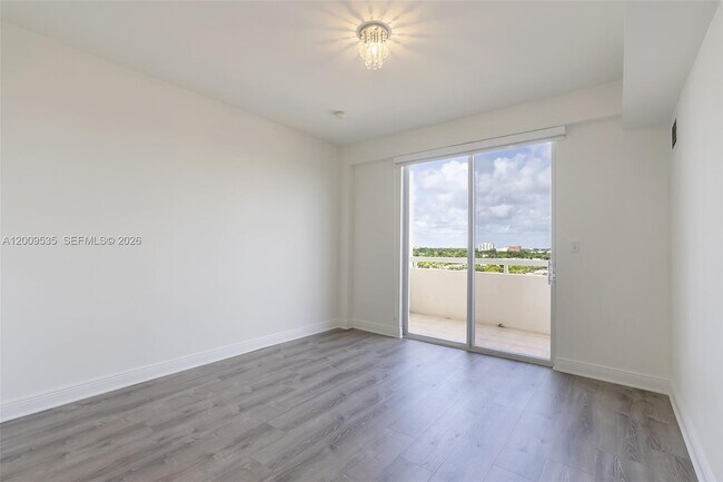 Building Photo - 2400 SW 27th Ave