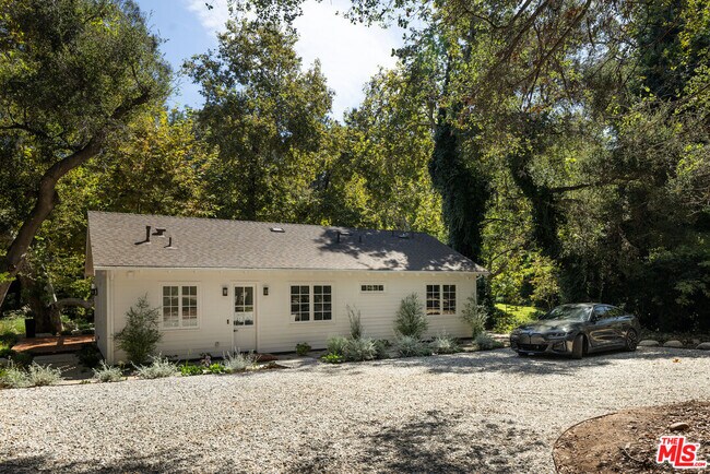 Building Photo - 14462 Sunset Blvd